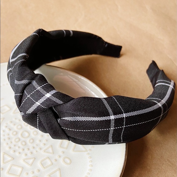 Accessories - LAST ONE | Black + White Headband